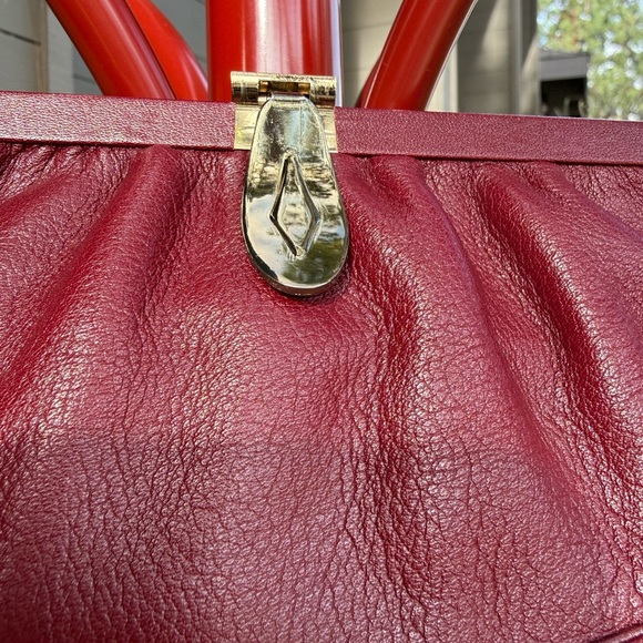 Vintage Wine Red Leather Frame Clutch - Picture 3 of 10